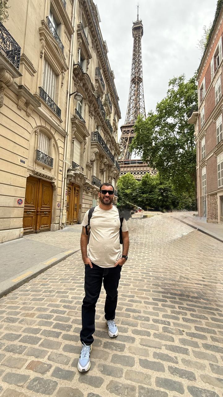 Raphael, fundador da ARP Travel, em Paris